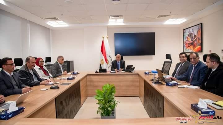 سويلم يتابع موقف الدراسات البحثية الجارية لتأهيل الترع وتثبيت الجسور بطرق صديقة البيئة