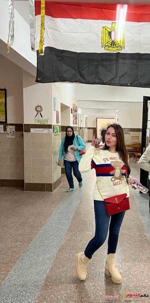الإعلامية أسما إبراهيم تدلي بصوتها في الإنتخابات الرئاسية