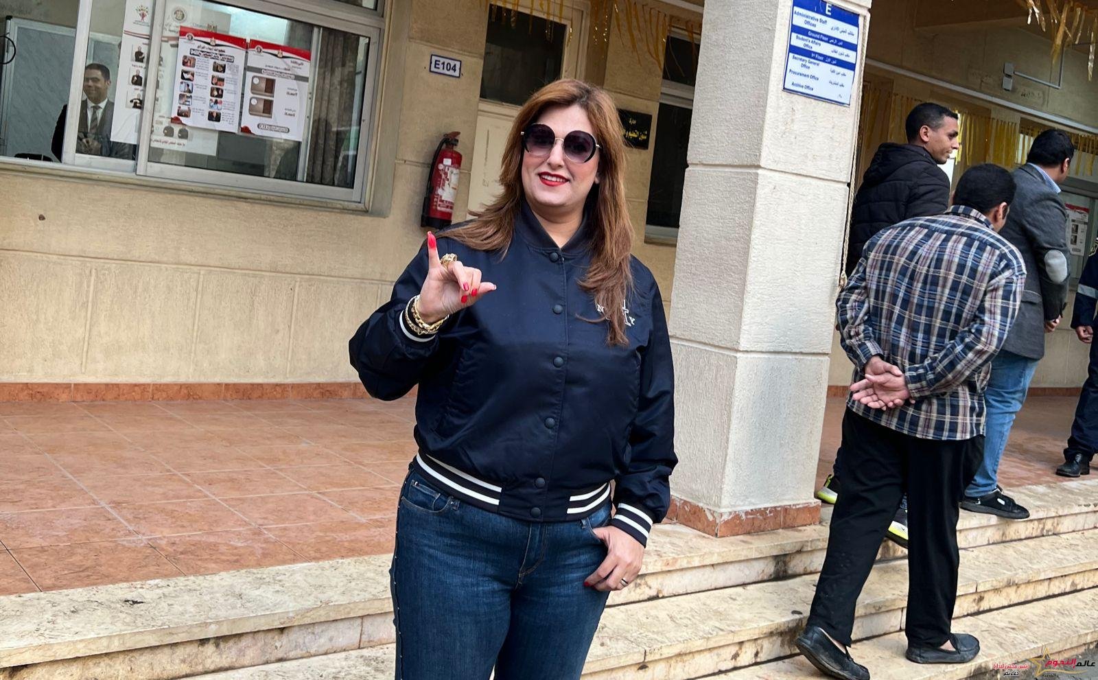 دعاء نصر تدلي بصوتها في الإنتخابات الرئاسية 2024 بمحافظة الإسكندرية