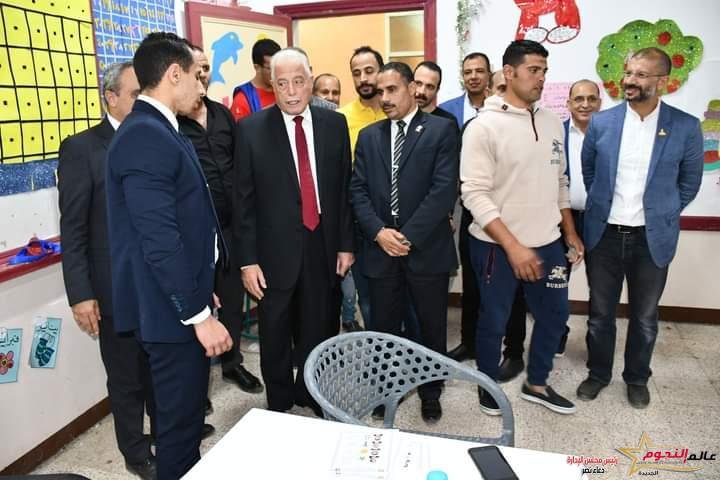 محافظ جنوب سيناء يتفقد لجنة مدرسة جيل اكتوبر الابتدائية بشرم الشيخ 1 محافظ جنوب سيناء يتفقد لجنة مدرسة جيل اكتوبر الابتدائية بشرم الشيخ