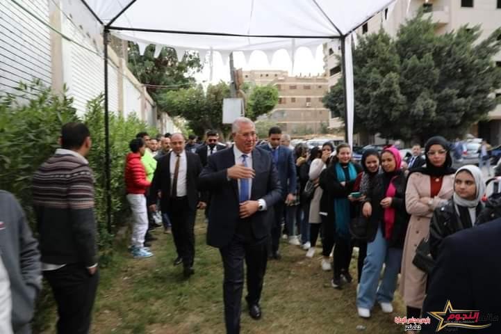 وزير الزراعة يدلي بصوته في الانتخابات الرئاسية ويدعو الفلاحين والمزارعين للمشاركة في اختيار رئيس مصر