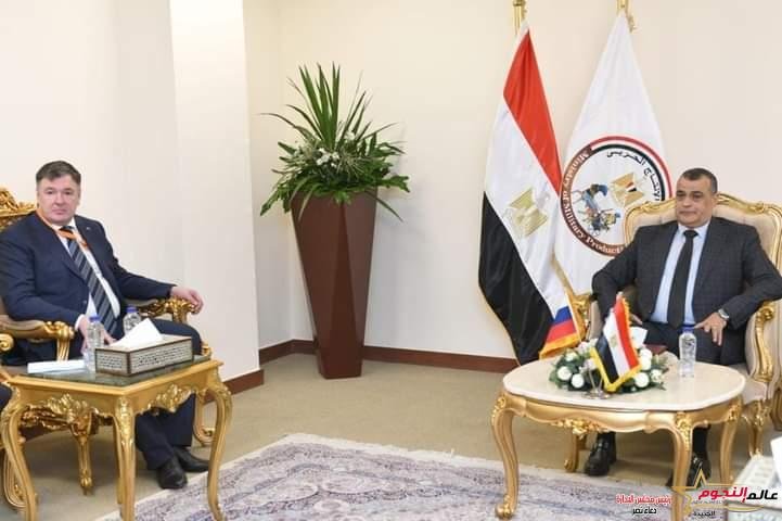 وزير الدولة للإنتاج الحربي" يستقبل ممثلي "روس أوبورون" الروسية داخل جناح الوزارة في "EDEX 2023" 2 وزير الدولة للإنتاج الحربي" يستقبل ممثلي "روس أوبورون" الروسية داخل جناح الوزارة في "EDEX 2023"