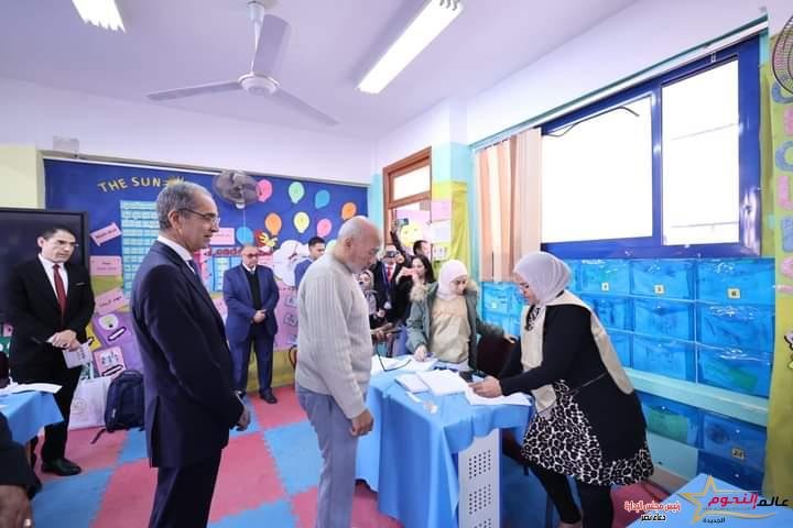 وزير الاتصالات وتكنولوجيا المعلومات يدلى بصوته فى الانتخابات الرئاسية 2024 