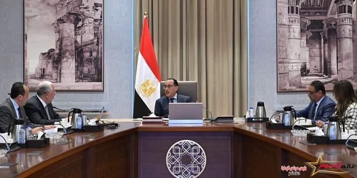 رئيس الوزراء يتابع مع وزير الزراعة عددا من ملفات العمل 2 رئيس الوزراء يتابع مع وزير الزراعة عددا من ملفات العمل