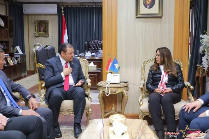 محافظ دمياط تناقش خطة تطبيق منظومة التأمين الصحى الشامل بالمحافظة 1 محافظ دمياط تناقش خطة تطبيق منظومة التأمين الصحى الشامل بالمحافظة