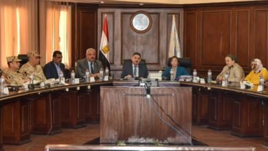 محافظ الإسكندرية يتابع سير العملية الانتخابية من داخل غرفة العمليات الرئيسية بديوان عام المحافظة