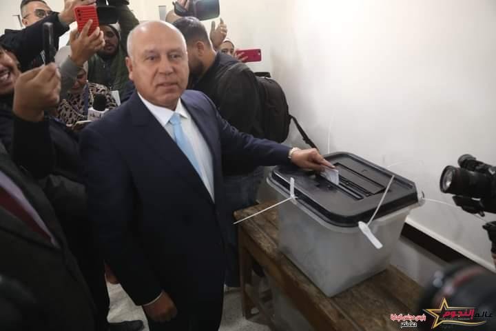 وزير النقل يُدلي بصوته في الانتخابات الرئاسية 2024 