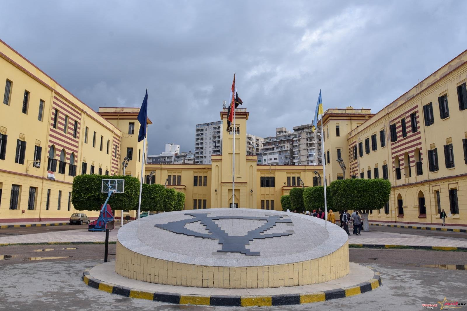 محافظ الإسكندرية يتفقد اللجنة العامة للانتخابات الرئاسية 2024 بكلية فيكتوريا للوقوف على مدى جاهزيتها لاستقبال العملية الانتخابية