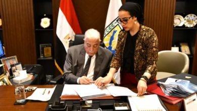 محافظ جنوب سيناء يعتمد 12 عقد تقنين أوضاع لمواطني طور سيناء و40 عقد لمواطني دهب