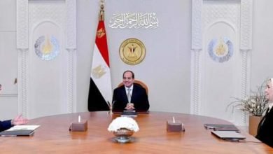 السيسي يجتمع مع رئيس مجلس الوزراء ووزيرة التضامن الاجتماعي