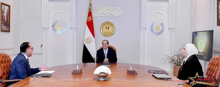 السيسي يجتمع مع رئيس مجلس الوزراء ووزيرة التضامن الاجتماعي