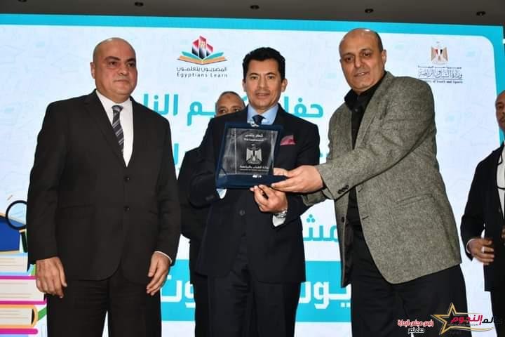وزير الشباب والرياضة يكرم ذوي القدارات والهمم الناجحين بمشروع "المصريون يتعلمون"