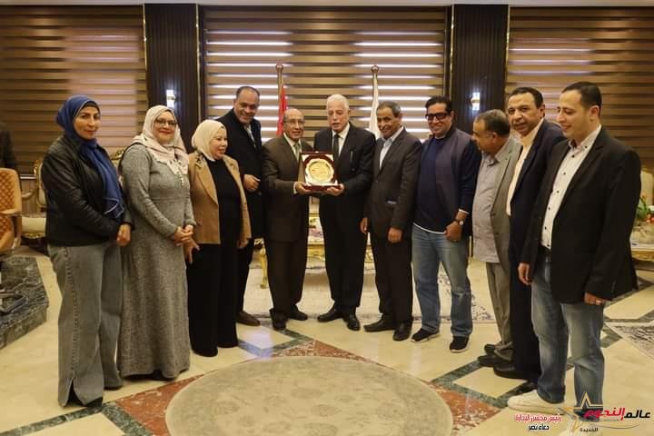 محافظ جنوب سيناء يستقبل وفد من الصحفيين والإعلاميين بالمحافظه 1 محافظ جنوب سيناء يستقبل وفد من الصحفيين والإعلاميين بالمحافظه