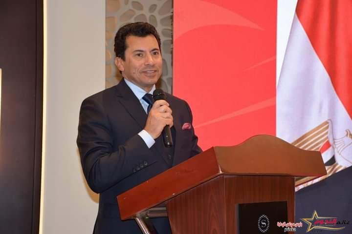 وزير الرياضة يشهد توقيع بروتوكول التعاون بين الاتحادين الدولي والمصري للريشة الطائرة