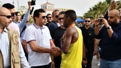صبحي يُهنئ لاعب المشروع القومي للموهبة لتصدره التصنيف السنوي للتنس 
