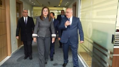 وزيرة التخطيط والتنمية الاقتصادية تتفقد المركز الوطنى للبنية المعلوماتية المكانية