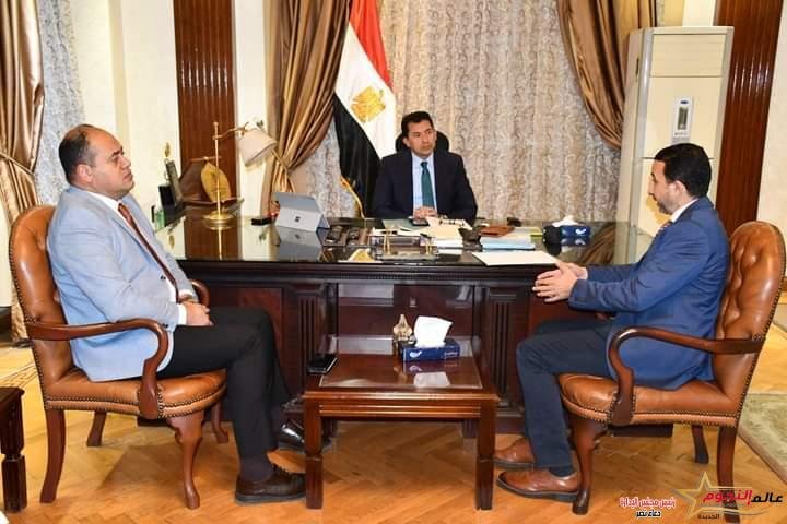 وزير الشباب والرياضة يلتقي المهندس أحمد غتوري رئيس الاتحاد المصري والعربي للبادل تنس