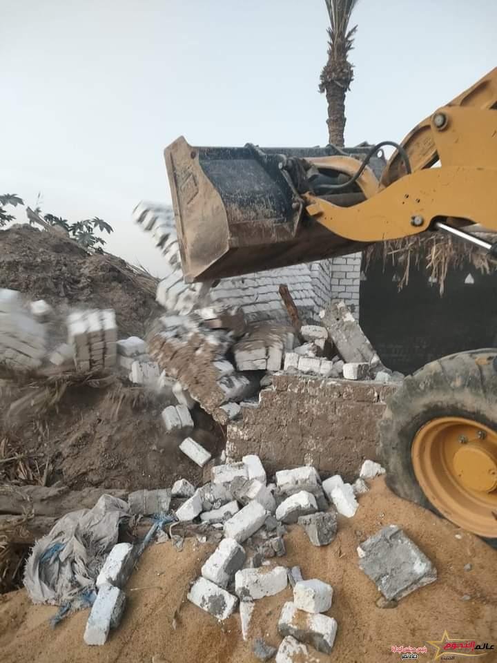 محافظة الجيزة تزيل 30 حاله تعدى بالبناء المخالف على الأراضي الزراعية واملاك الدولة بالمراكز 2 محافظة الجيزة تزيل 30 حاله تعدى بالبناء المخالف على الأراضي الزراعية واملاك الدولة بالمراكز
