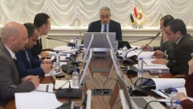 وزير العمل يواصل اجتماعاته مع "اللجنة القانونية" المختصة بدراسة ملاحظات مشروع قانون العمل 