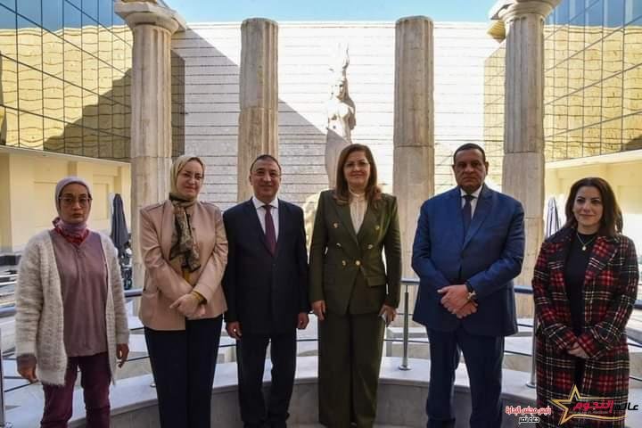 وزيرا التنمية المحلية والتخطيط ومحافظ الإسكندرية يتفقدون مشروع تطوير المتحف اليوناني الروماني 1 وزيرا التنمية المحلية والتخطيط ومحافظ الإسكندرية يتفقدون مشروع تطوير المتحف اليوناني الروماني