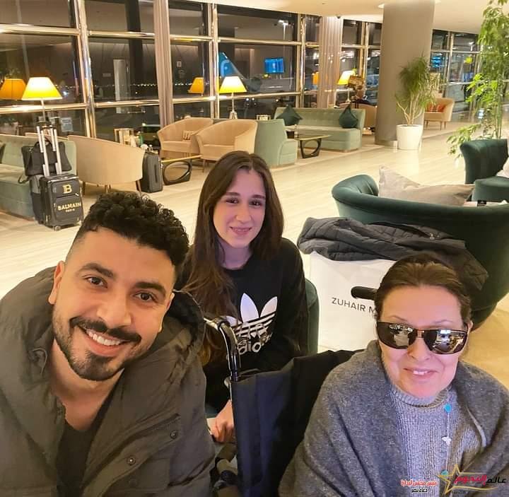 محمد أنور ينشر صورته مع نجاة من كواليس Joy Awards 2 محمد أنور ينشر صورته مع نجاة من كواليس Joy Awards