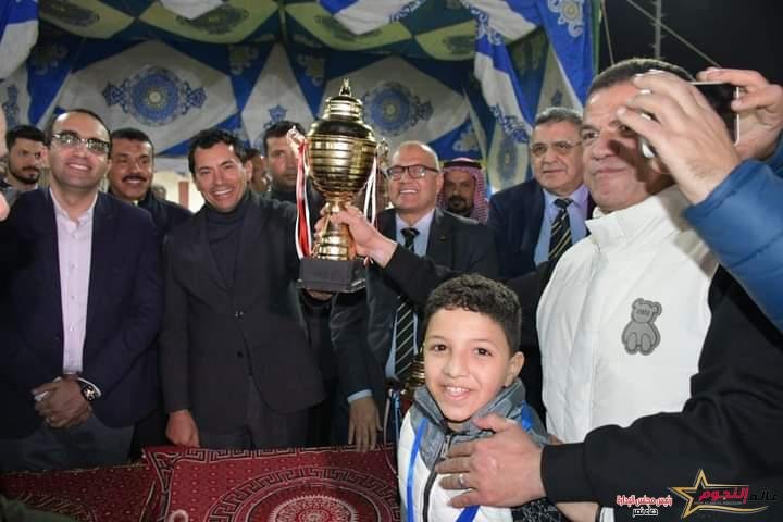 وزير الرياضة يُكرم مركز شباب فايد بعد تتويجه بدوري مراكز الشباب توتال انرجيز بالإسماعيلية 5 وزير الرياضة يُكرم مركز شباب فايد بعد تتويجه بدوري مراكز الشباب توتال انرجيز بالإسماعيلية