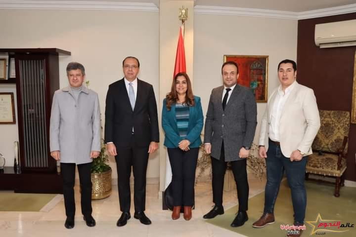 محافظ دمياط ورئيس هيئة المعارض يبحثان سُبل تعزيز أواصر التعاون المشترك لدعم قطاع صناعة الأثاث