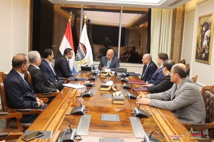وزير قطاع الأعمال العام يشهد توقيع اتفاقية إنشاء وتأسيس شركة جديدة لرفع تركيز خام الفوسفات