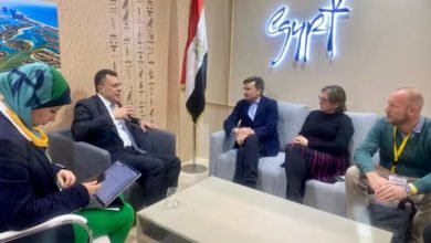 وزير السياحة والآثار يواصل لقاءاته المهنية مع مسئولي وممثلي منظمى الرحلات وشركات سياحة وطيران ومنشآت فندقية