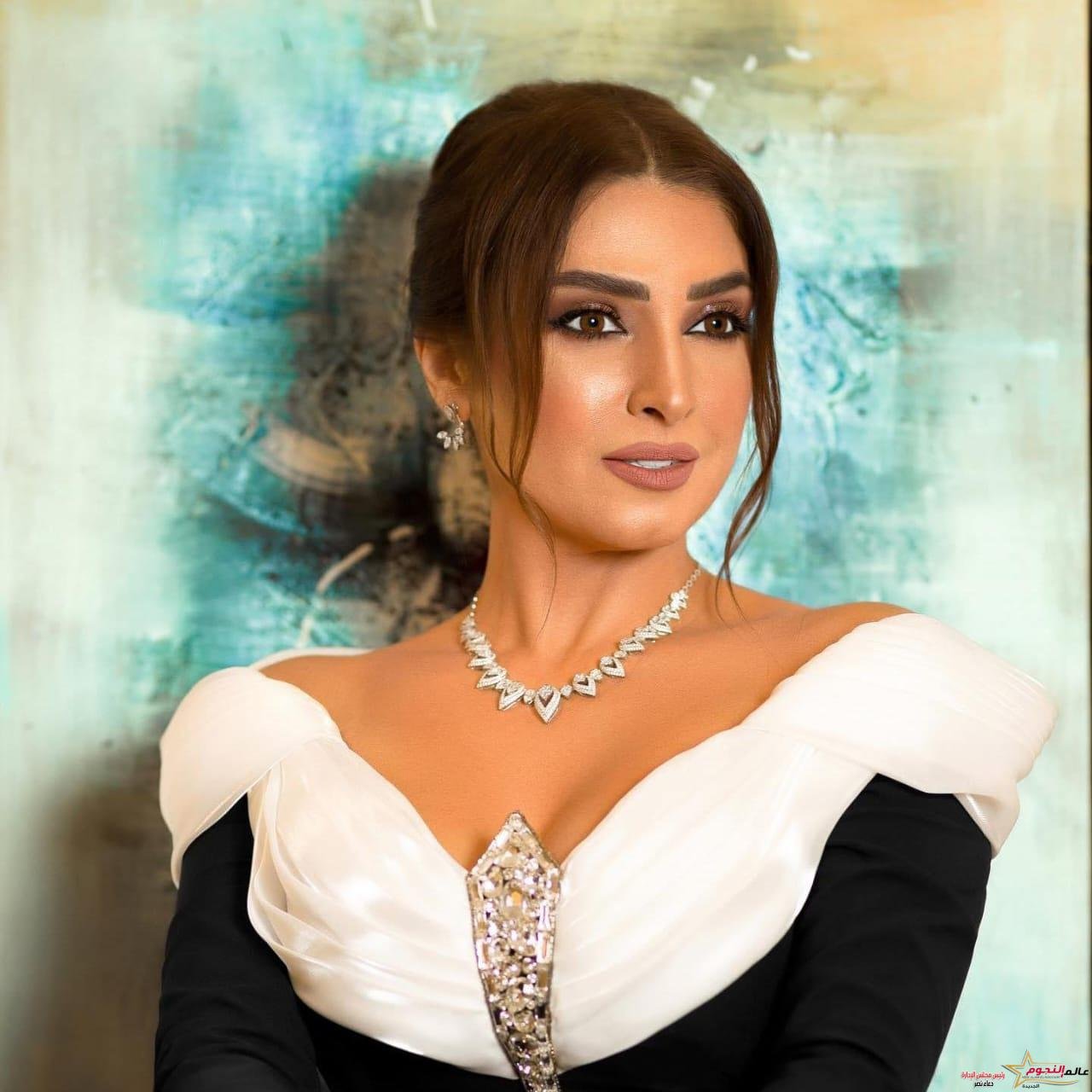 تعرف على القائمة الكاملة لمسلسل سر إلهي بطولة روجينا.. نجوم من أجيال مختلفة 2 تعرف على القائمة الكاملة لمسلسل سر إلهي بطولة روجينا.. نجوم من أجيال مختلفة