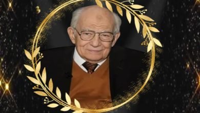 المركز القومي للمسرح يكرم الفنان القدير رشوان توفيق على مشوراه وعطائه الفني المستمر بالمسرح القومي