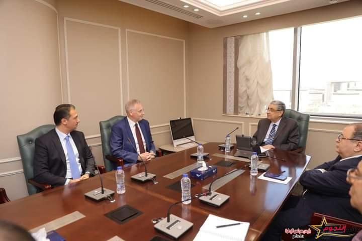 وزير الكهرباء والطاقة المتجددة يستقبل الرئيس التنفيذي لقطاع الكهرباء و التحكم علي مستوى شركة سيمنس الألمانية