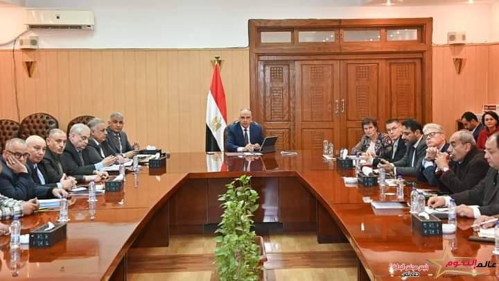 الدكتور سويلم يستعرض تقرير منتصف المدة عن أنشطة مشروع "برنامج البحوث التطبيقية بين مصر وهولندا" Water-JCAR