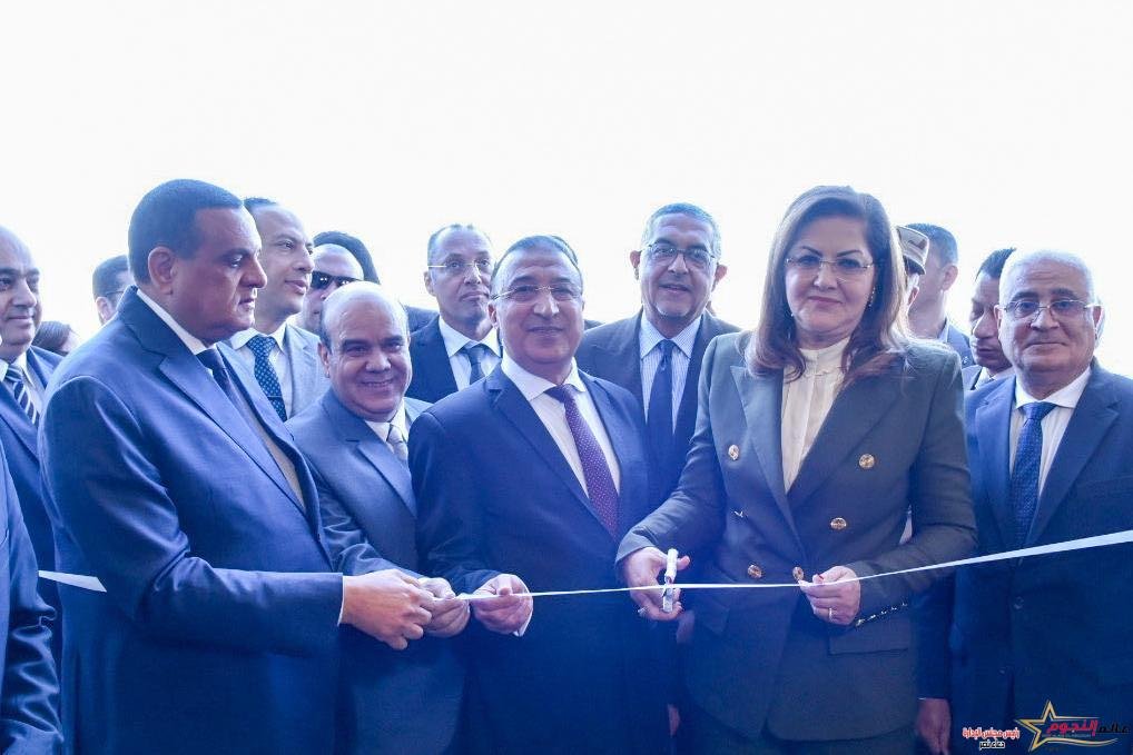 وزيرا التخطيط والتنمية الاقتصادية والتنمية المحلية ومحافظ الإسكندرية يفتتحون مركز خدمات مصر 2 وزيرا التخطيط والتنمية الاقتصادية والتنمية المحلية ومحافظ الإسكندرية يفتتحون مركز خدمات مصر