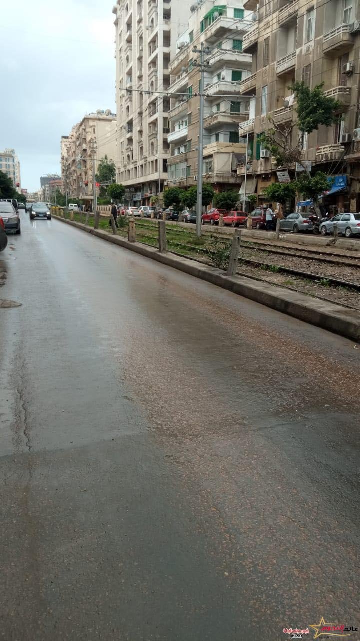 محافظ الإسكندرية: تواجد ميداني لجميع الأجهزة التنفيذية منذ الصباح للتعامل مع تداعيات النوة الحالية