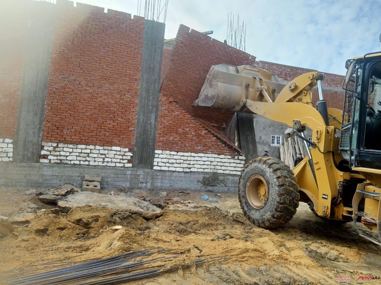 محافظ الإسكندرية يوجه بتنفيذ حملات مُكبرة لإزالة التعديات على الأراضي الزراعية وإيقاف أعمال البناء المخالف بأحياء الثغر 4 محافظ الإسكندرية يوجه بتنفيذ حملات مُكبرة لإزالة التعديات على الأراضي الزراعية وإيقاف أعمال البناء المخالف بأحياء الثغر