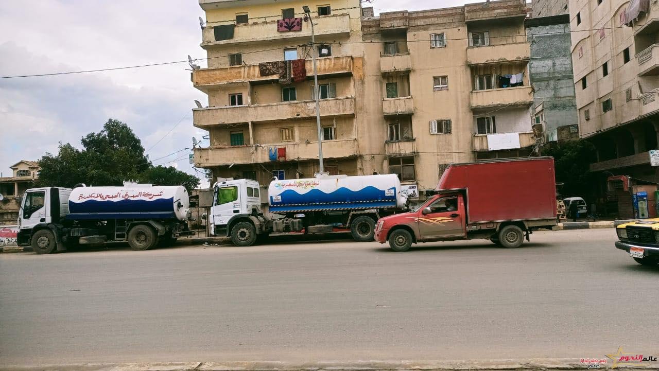 محافظ الإسكندرية: تواجد ميداني لجميع الأجهزة التنفيذية منذ الصباح للتعامل مع تداعيات النوة الحالية