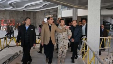 مدبولي يتفقد الأعمال النهائية لمشروع المتحف المصري الكبير 