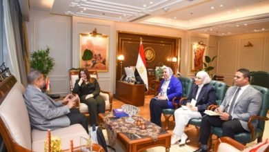 وزيرة الهجرة تستقبل أحد رموز الجالية المصرية بالكويت لبحث استفسارات واحتياجات مواطنينا هناك