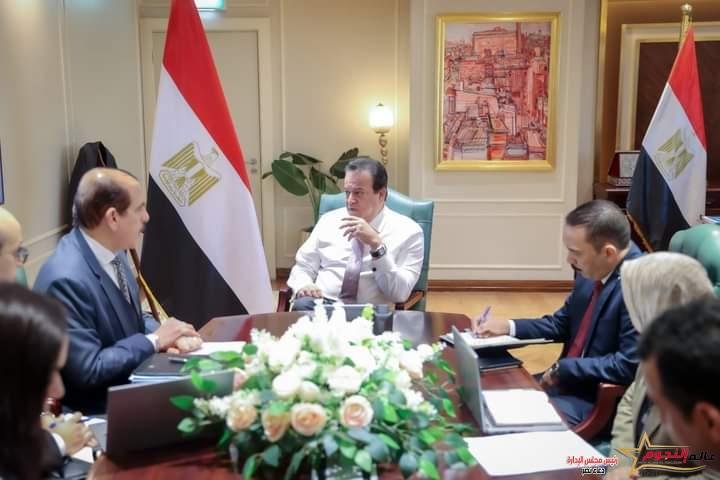 وزير الصحة يوجه بتكثيف الإجراءات الوقائية للاكتشاف المبكر ومنع دخول أي أمراض معدية من الخارج