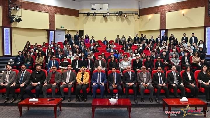 وزير الشباب والرياضة يستقبل وزير الموارد المائية والري في لقاء حواري مفتوح مع الشباب