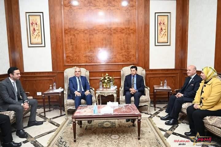 وزير الشباب والرياضة يستقبل وزير الموارد المائية والري في لقاء حواري مفتوح مع الشباب