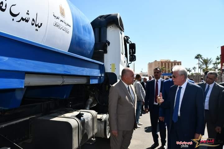  وزارة التضامن الاجتماعي تدعم محافظة جنوب سيناء بسيارتين لتوصيل المياه للتجمعات البدوية