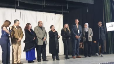 سميرة عبد العزيز تشيد بمسرحية في محطة مصر 