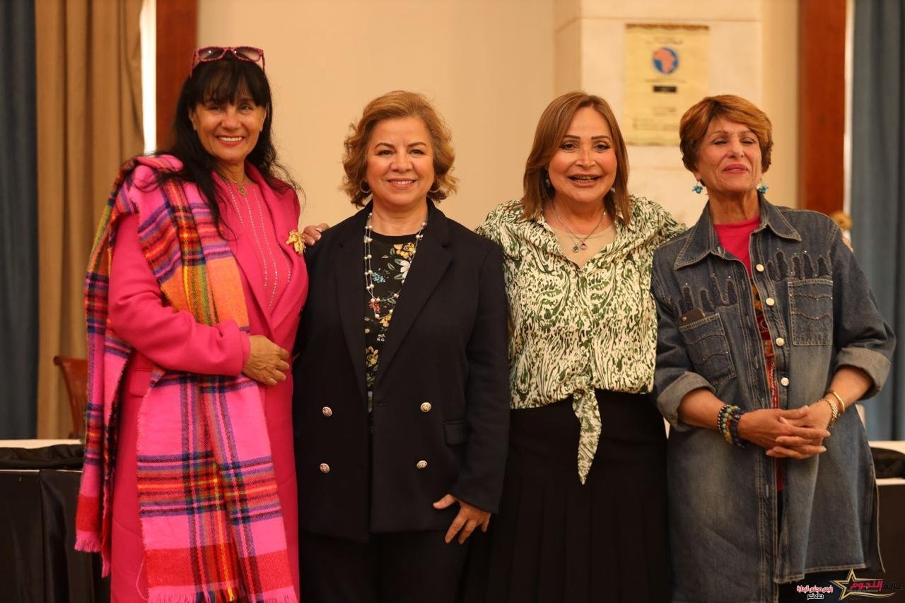 في ندوة "إعادة تعريف سينما المرأة" ضمن مهرجان الأقصر للسينما الإفريقية
