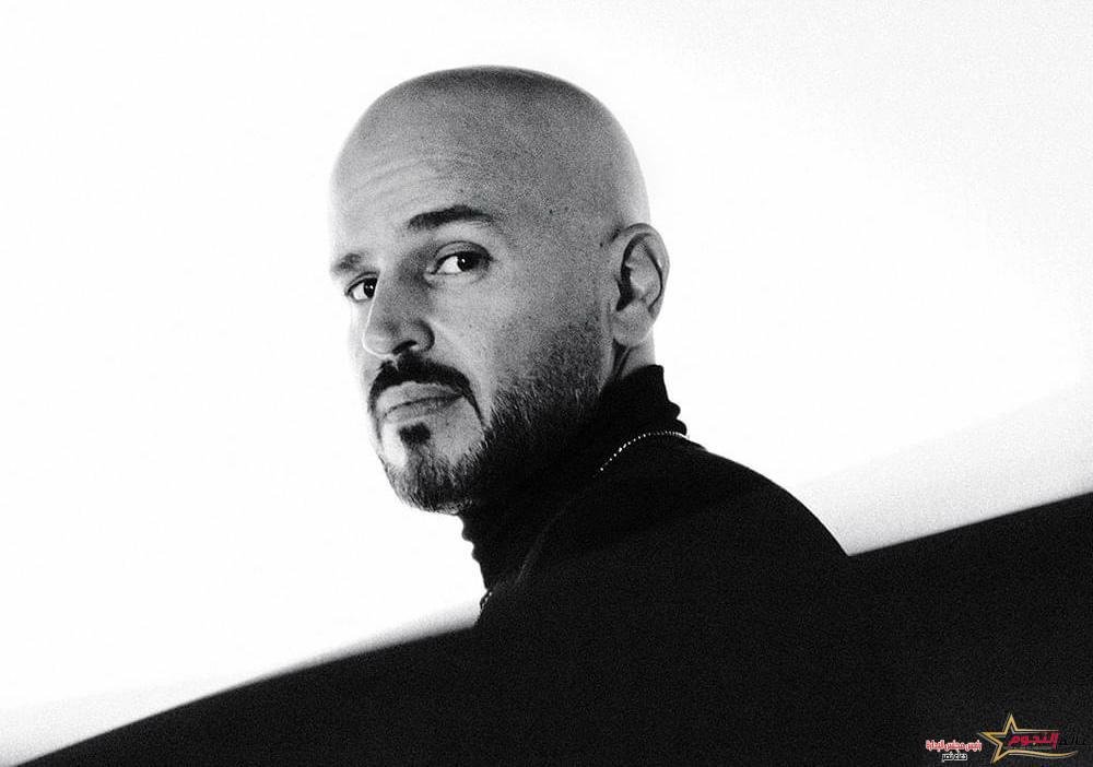 أبو يغير دماء أغانيه الرومانسية في عيد الحب بأغنية "كدابين"