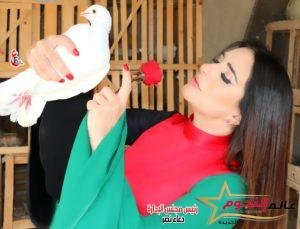 إحتفالاً بعيد الحب ميرنا وليد تخضع بأحدث جلسة تصوير بعلم فلسطين بجانب الحمام 