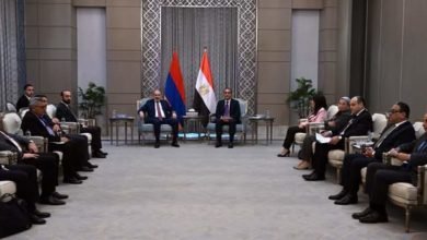 رئيس الوزراء يلتقي رئيس وزراء جمهورية أرمينيا والوفد المرافق له
