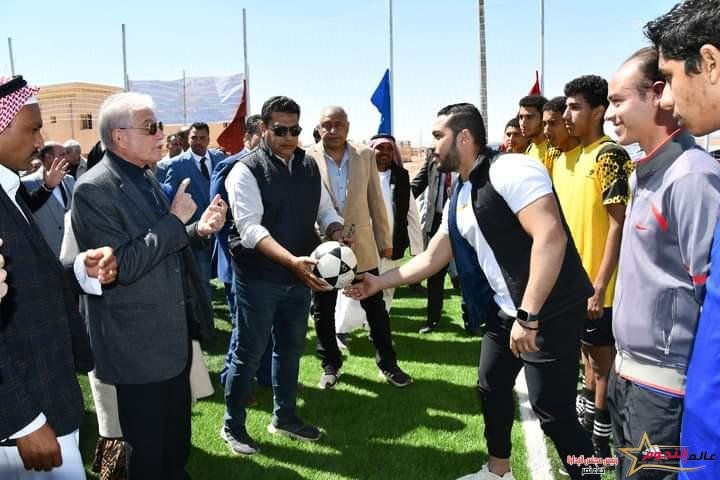 محافظ جنوب سيناء يفتتح اول ملعب خماسي بقرية رأس النقب بطابا