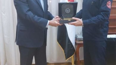 محافظ الجيزة يتسلم درع تكريم نظير مجهوداته لدعم الحماية المدنية بالمحافظة